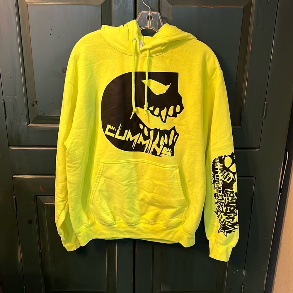 Cummins construction green sweatshirt. Men’s Med